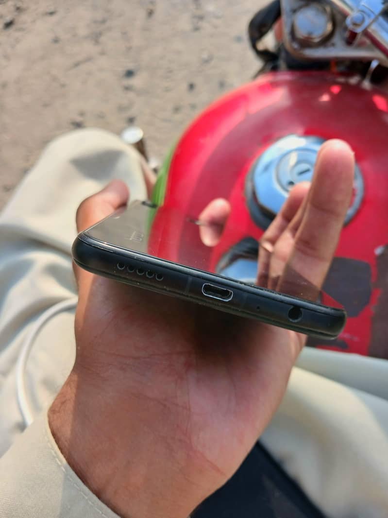 Honor 8X 3
