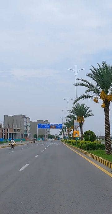 FOR RENT AVAILABLE ON MAIN BOULEVARD