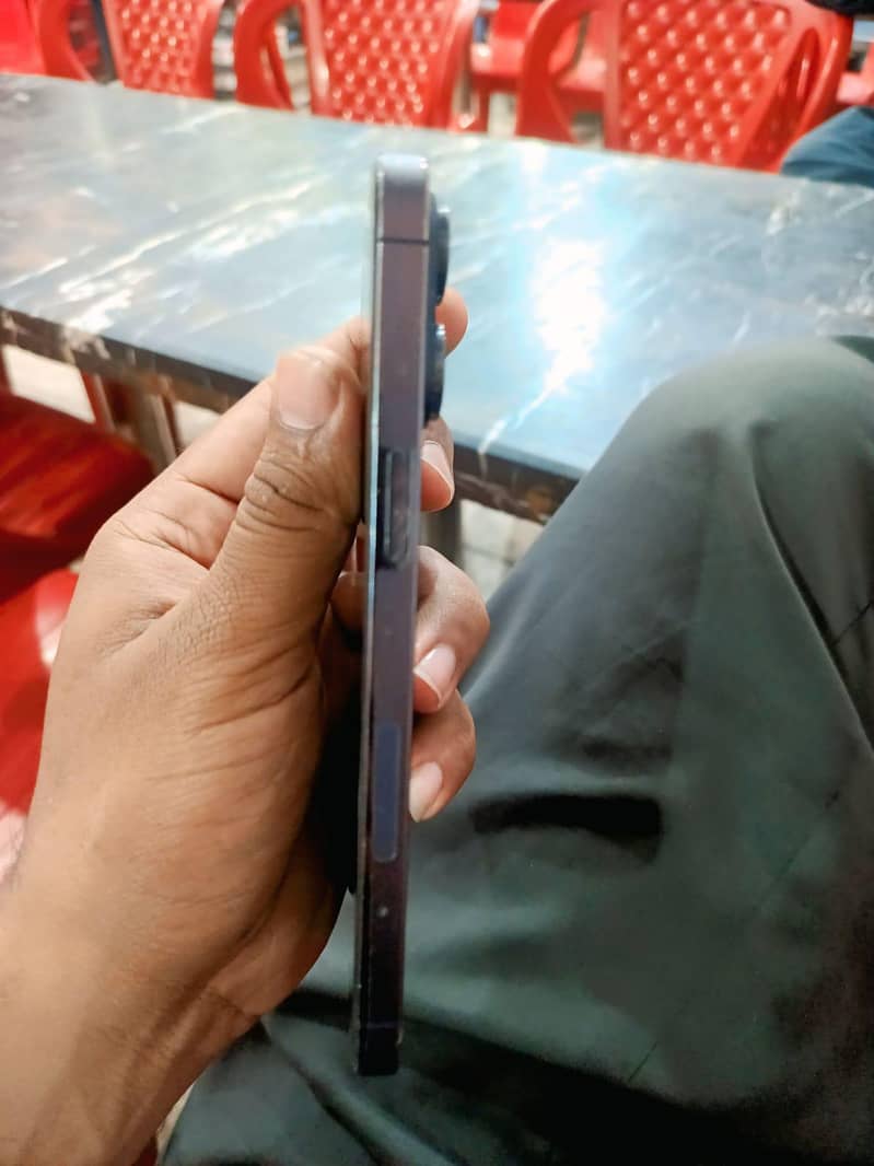 Apple iPhone 14 Pro Max 3