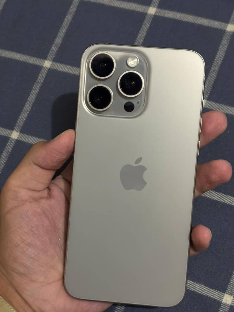 Apple iPhone 15 Pro Max 1