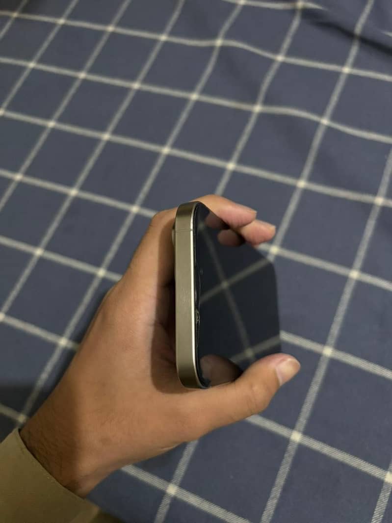 Apple iPhone 15 Pro Max 3
