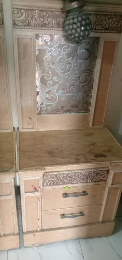 2 side tables available urgent sale with 4 drawer