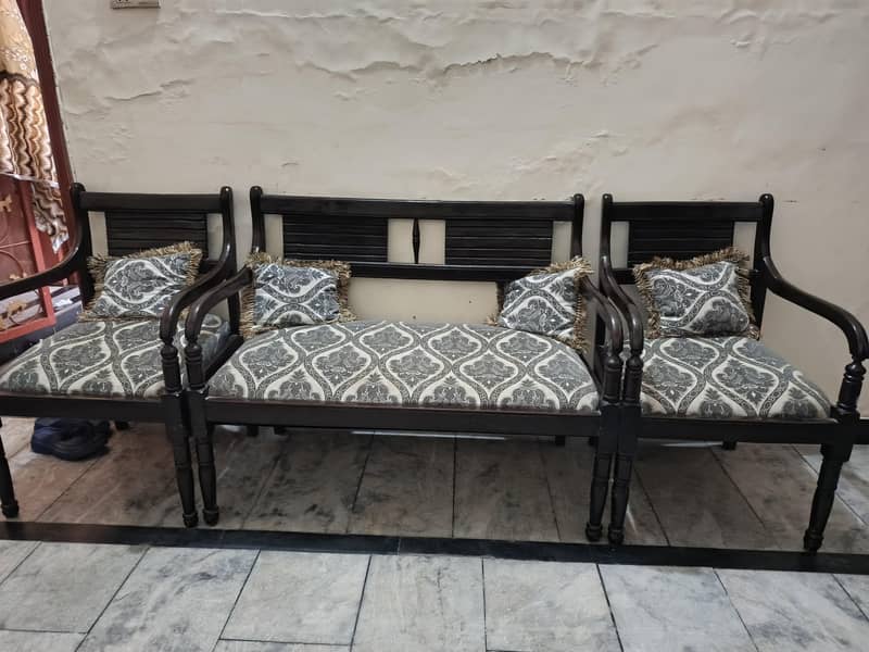 four seater sofa 0