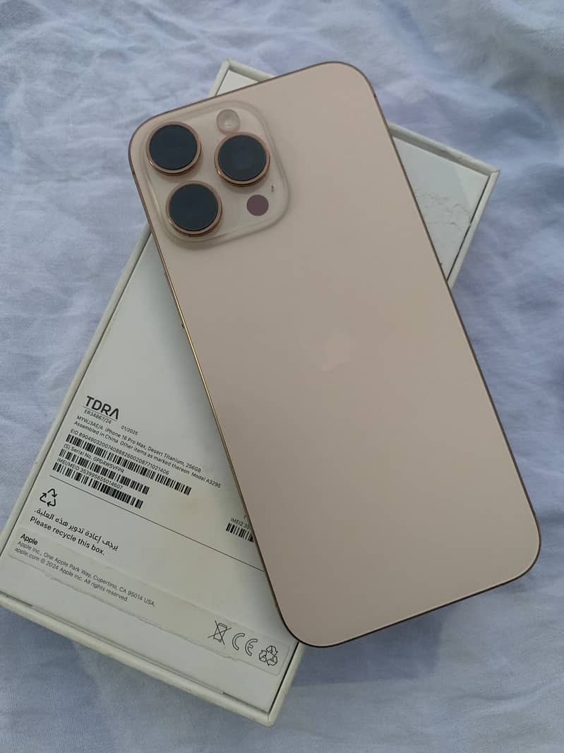 Apple iPhone 16 Pro Max 4