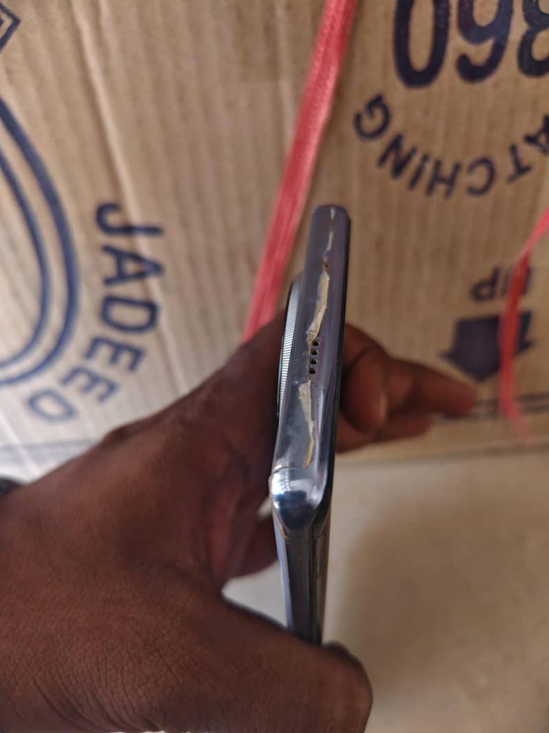 Tecno CAMON 30S 1