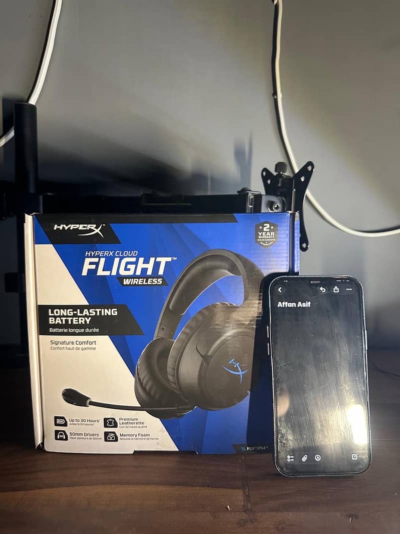 HyperX cloud flight Wireless Gaming Headset 1