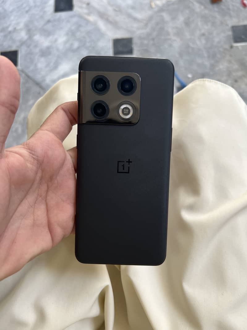 One Plus 10 Pro 1