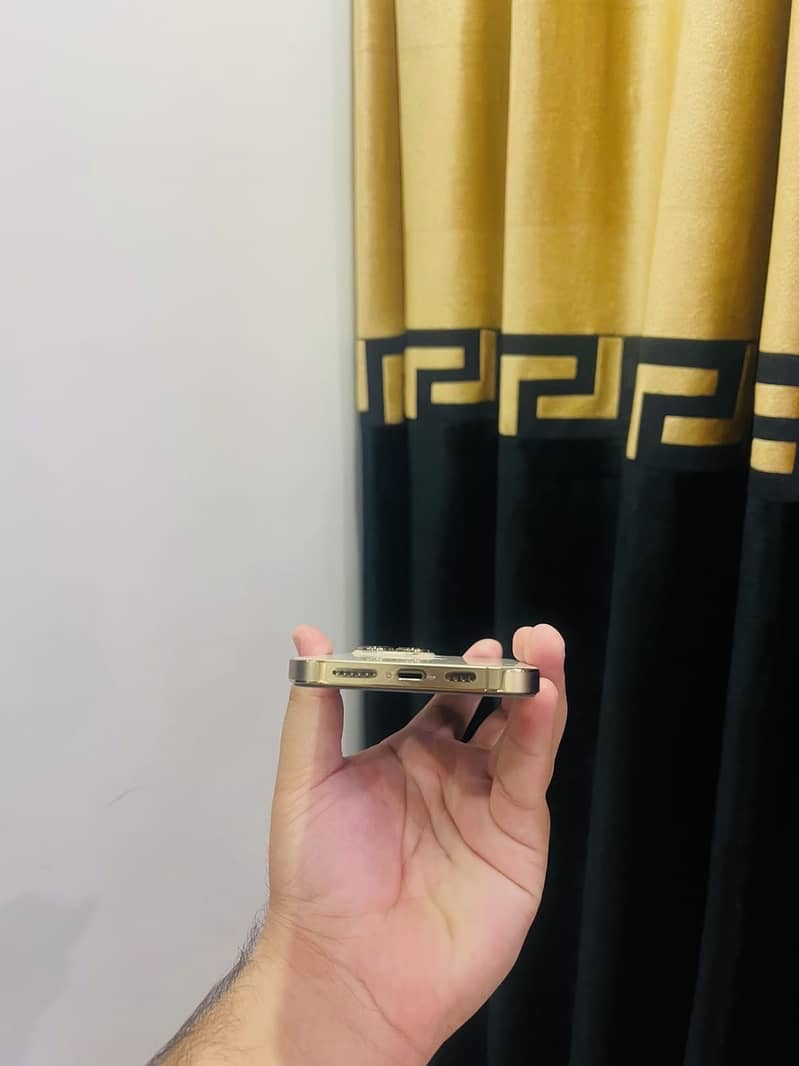 Apple iPhone 13 Pro Max 4