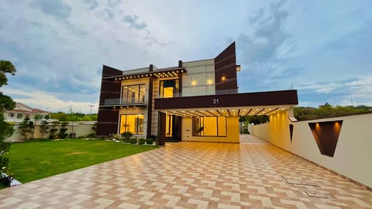 2 Kanal Ultra Luxury Mansion For Sale in Bahria Town Phase 8