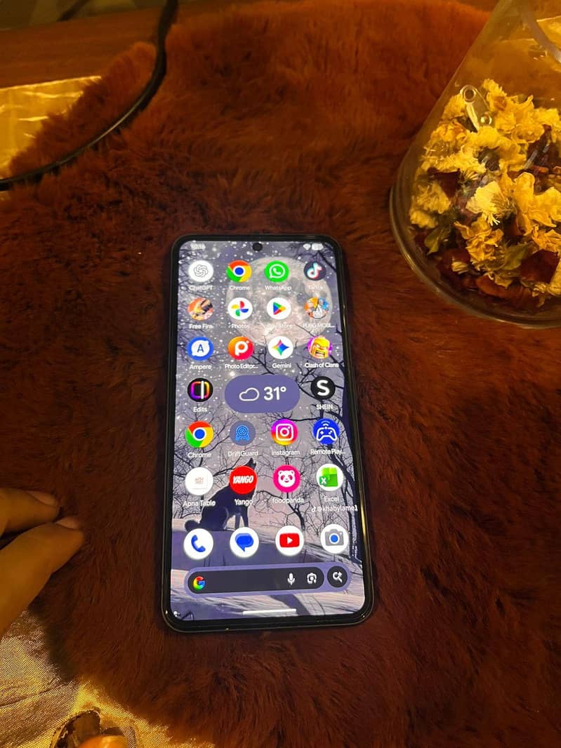 Google Pixel 8 4