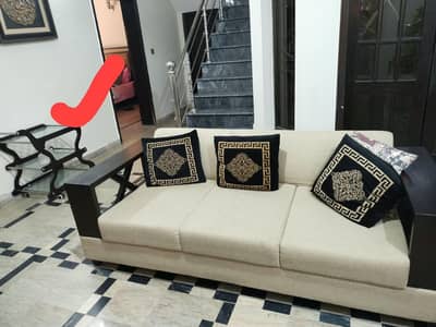 5 seater sofa set well mentained and in awesome condition