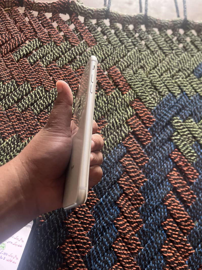Apple iPhone 8 Plus 1