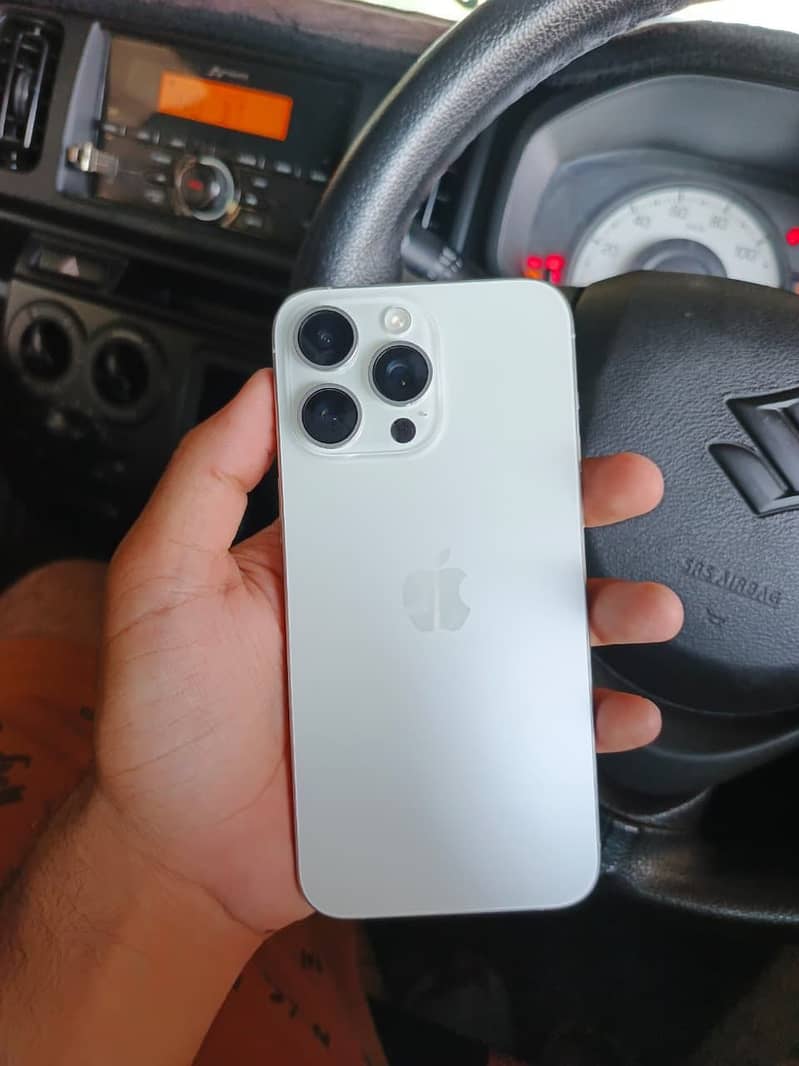 Apple iPhone 15 Pro Max 0