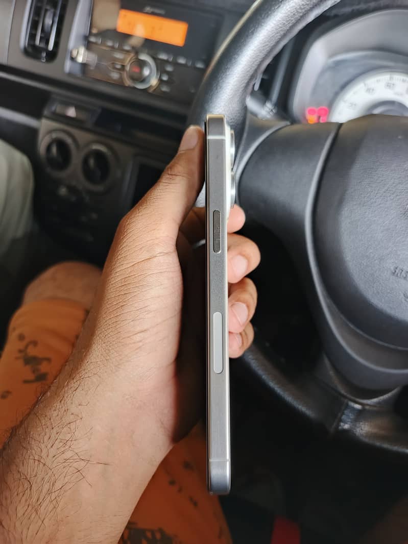 Apple iPhone 15 Pro Max 1