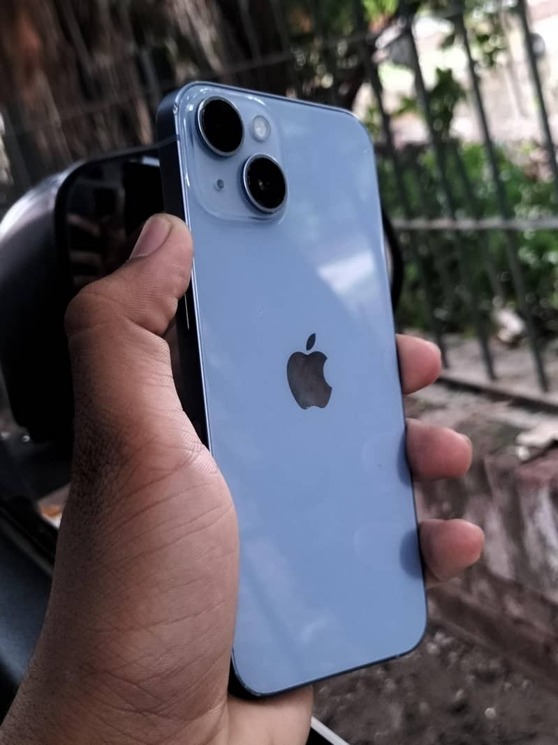 Apple iPhone 14 3