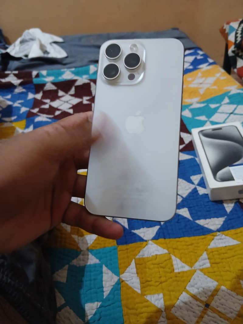 Apple iPhone 15 Pro Max 2