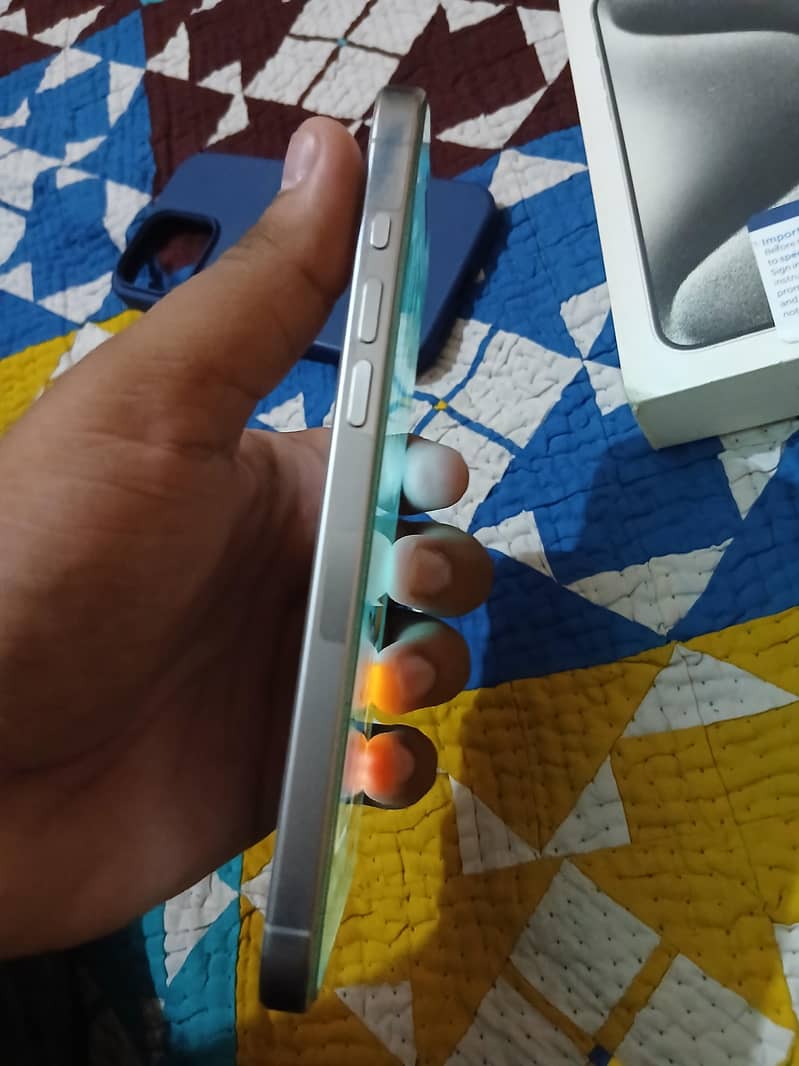 Apple iPhone 15 Pro Max 5