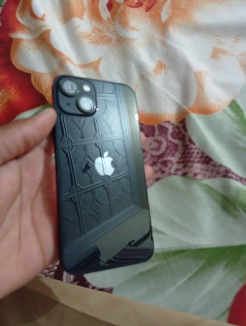 Apple iPhone 13 2