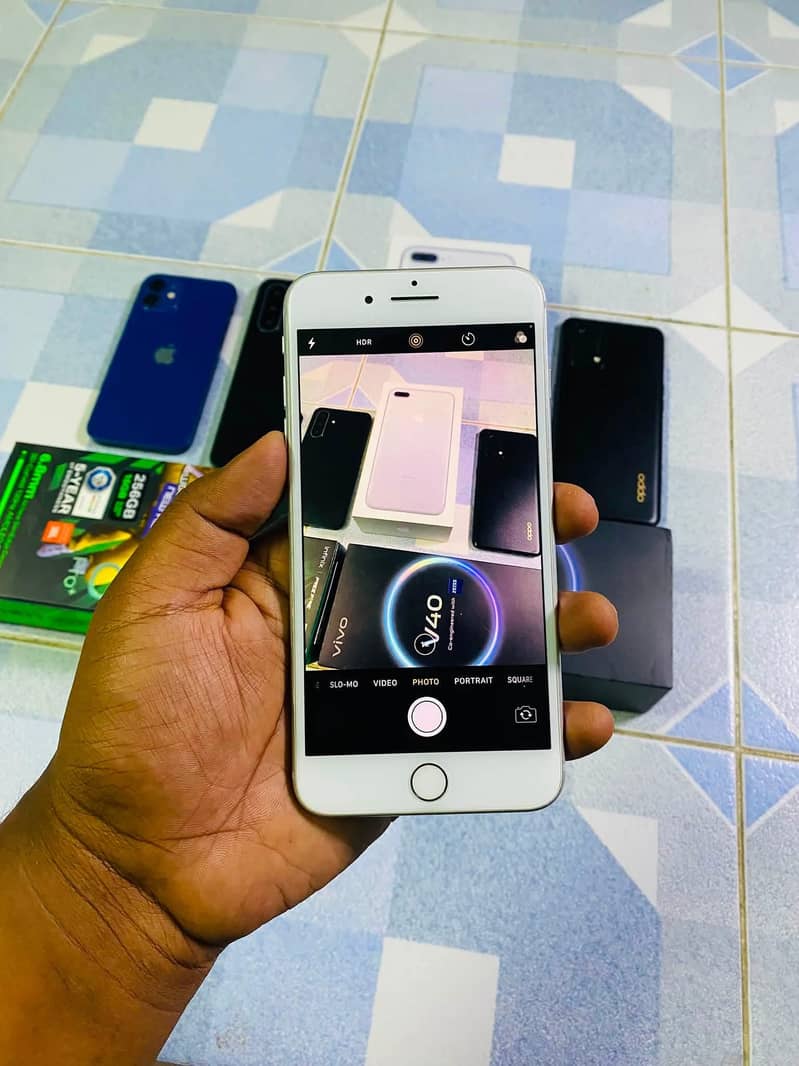 Apple iPhone 7 Plus 2
