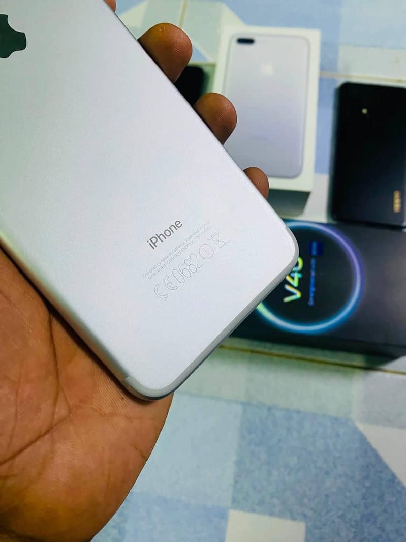 Apple iPhone 7 Plus 3