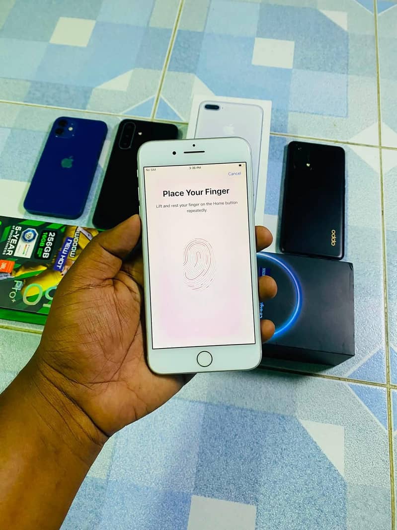 Apple iPhone 7 Plus 6