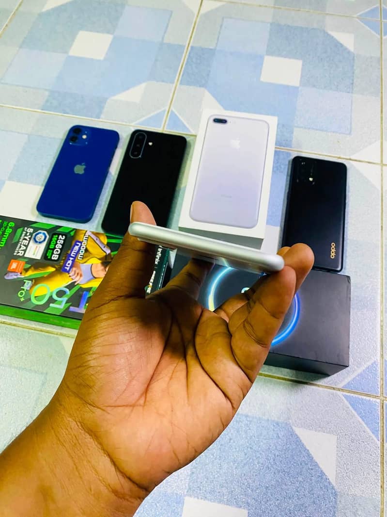 Apple iPhone 7 Plus 8