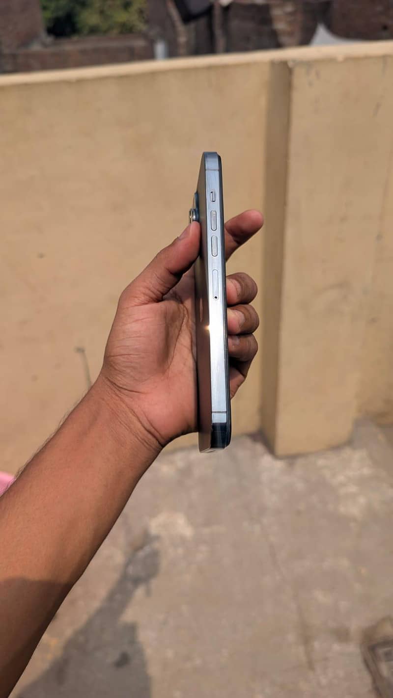 Apple iPhone 13 Pro Max 6