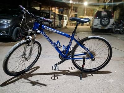 Giant cycle blue colour ,size 27 condition 10/10