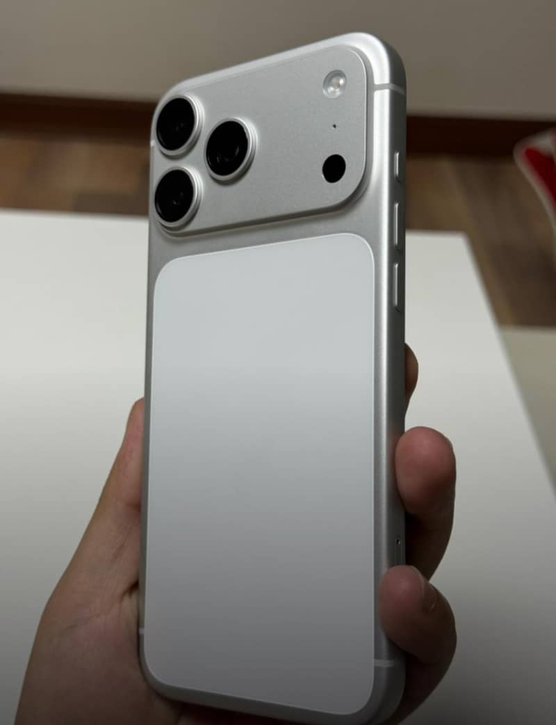 Apple iPhone 17 Pro Max 0