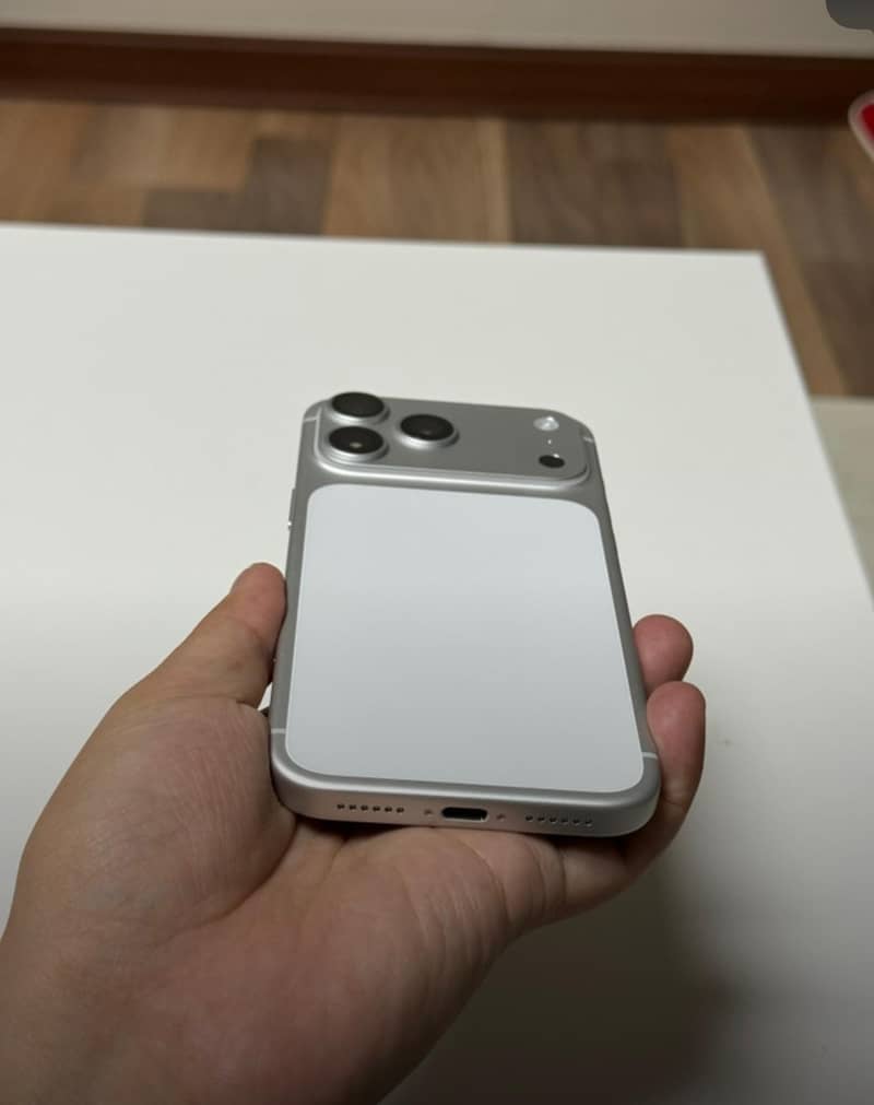 Apple iPhone 17 Pro Max 6