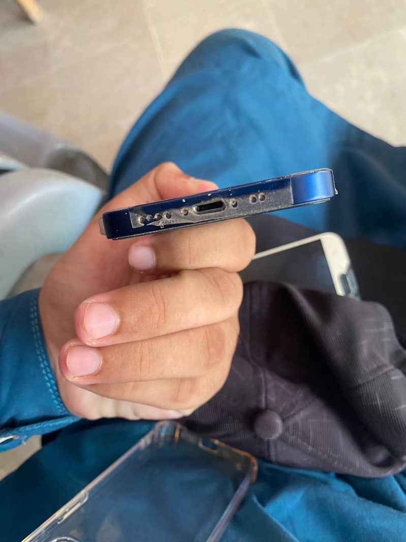 Apple iPhone 12 mini 3