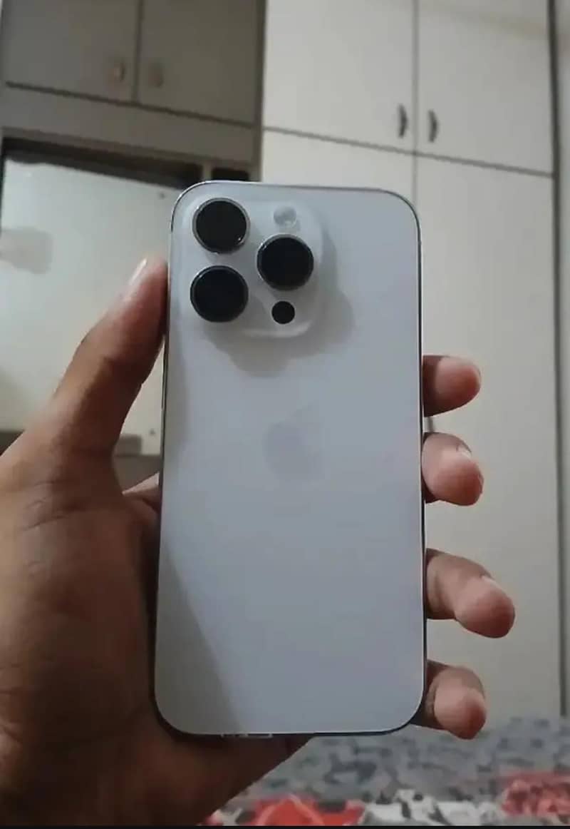 Apple iPhone 14 Pro 1