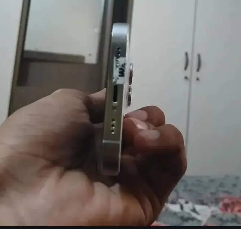 Apple iPhone 14 Pro 4