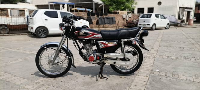 Honda CG 125 2024 Model Total Genuine Black color
