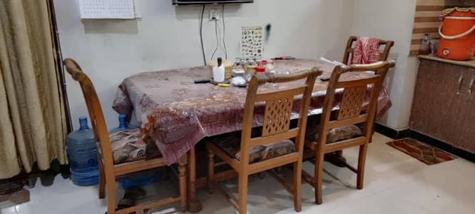 Dinning Table With Chairs
