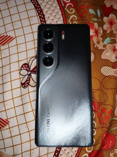 Tecno CAMON 40 Pro