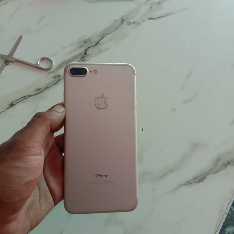 Apple iPhone 7 Plus 0