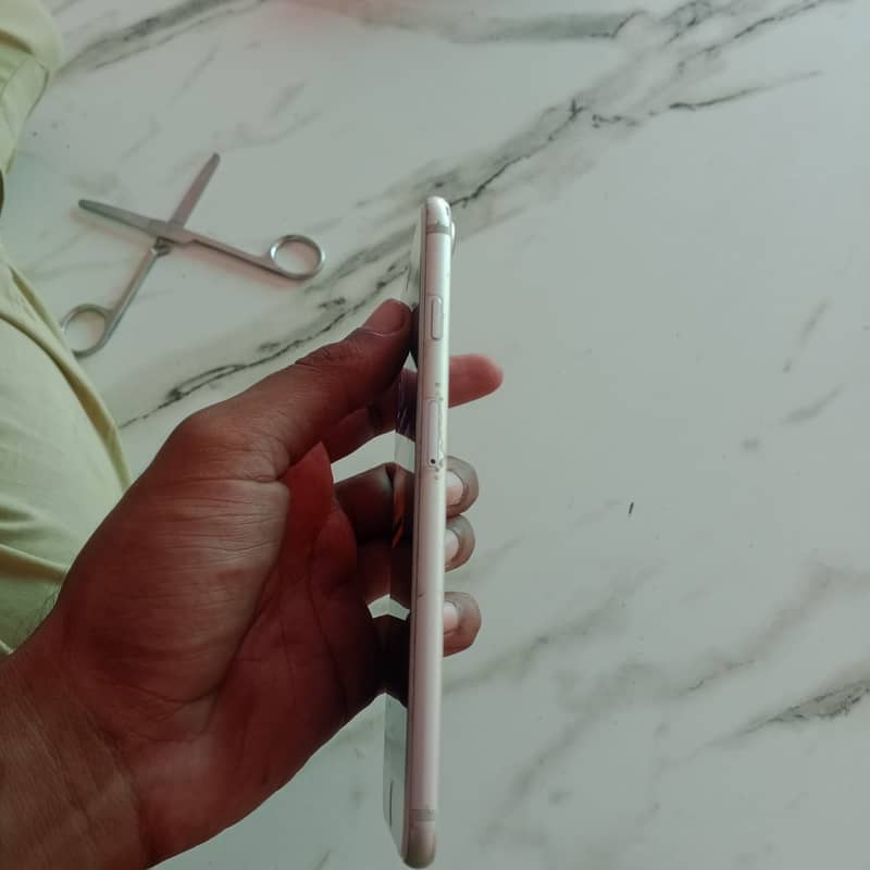 Apple iPhone 7 Plus 3