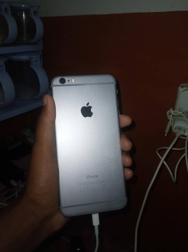 Apple iPhone 6 Plus 3
