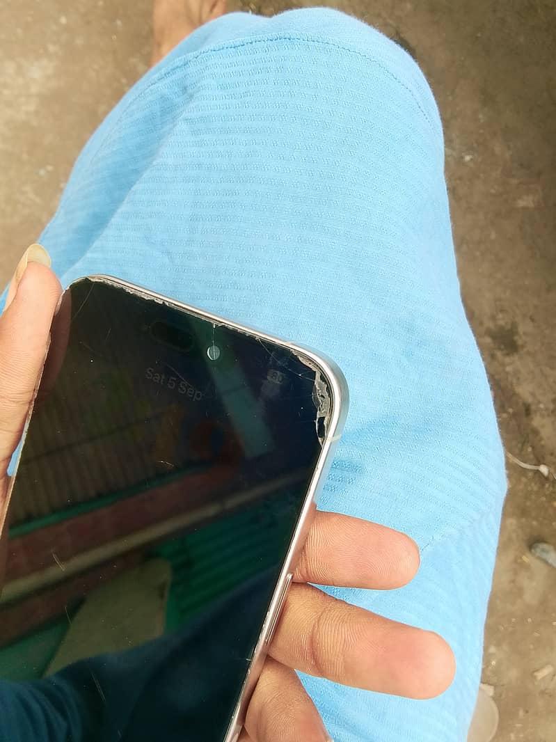 Apple iPhone 15 Pro Max 1