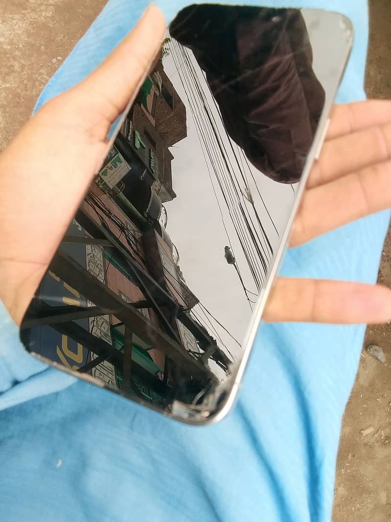 Apple iPhone 15 Pro Max 2
