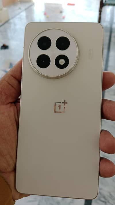 OnePlus ace 5/ 13 R