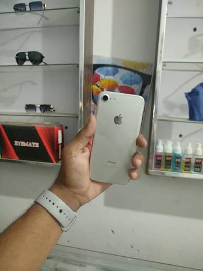 Apple iPhone 7 128GB official PTA approved