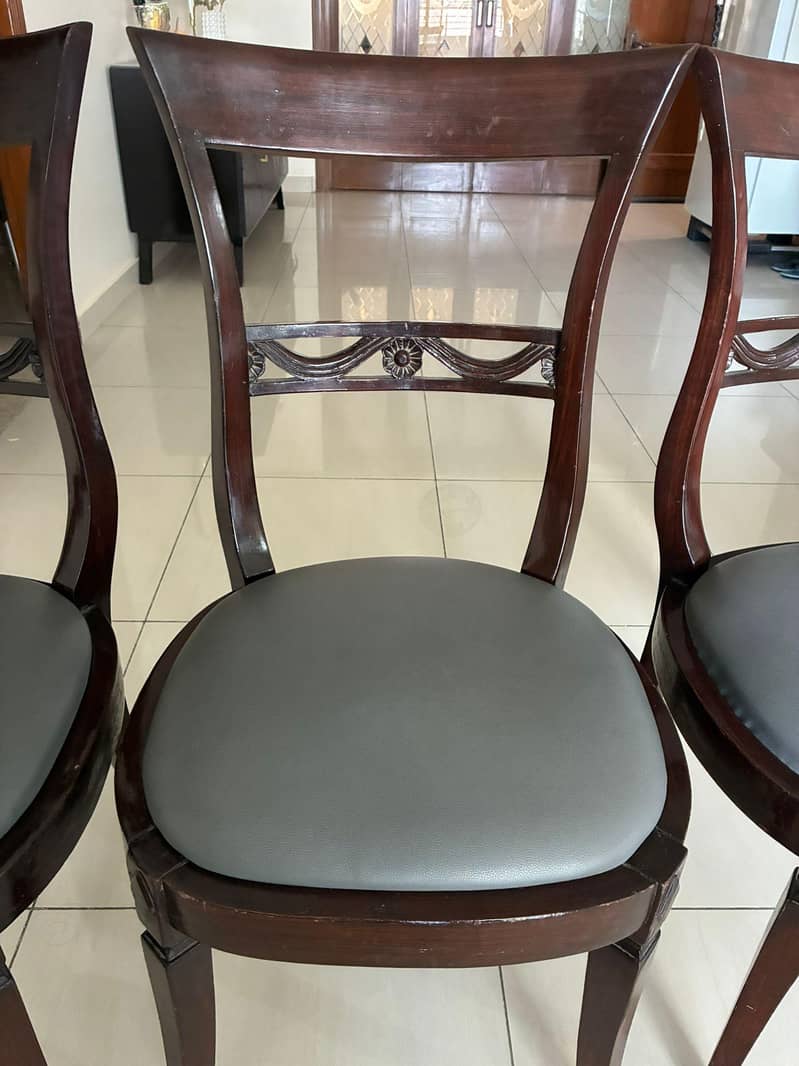 dining table with chairs 0
