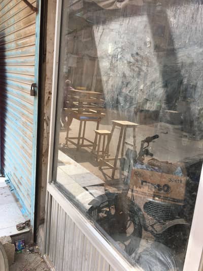 Almonium door