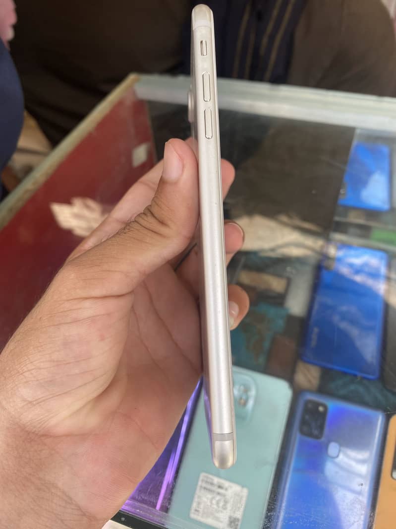 Apple iPhone 7 Plus 3