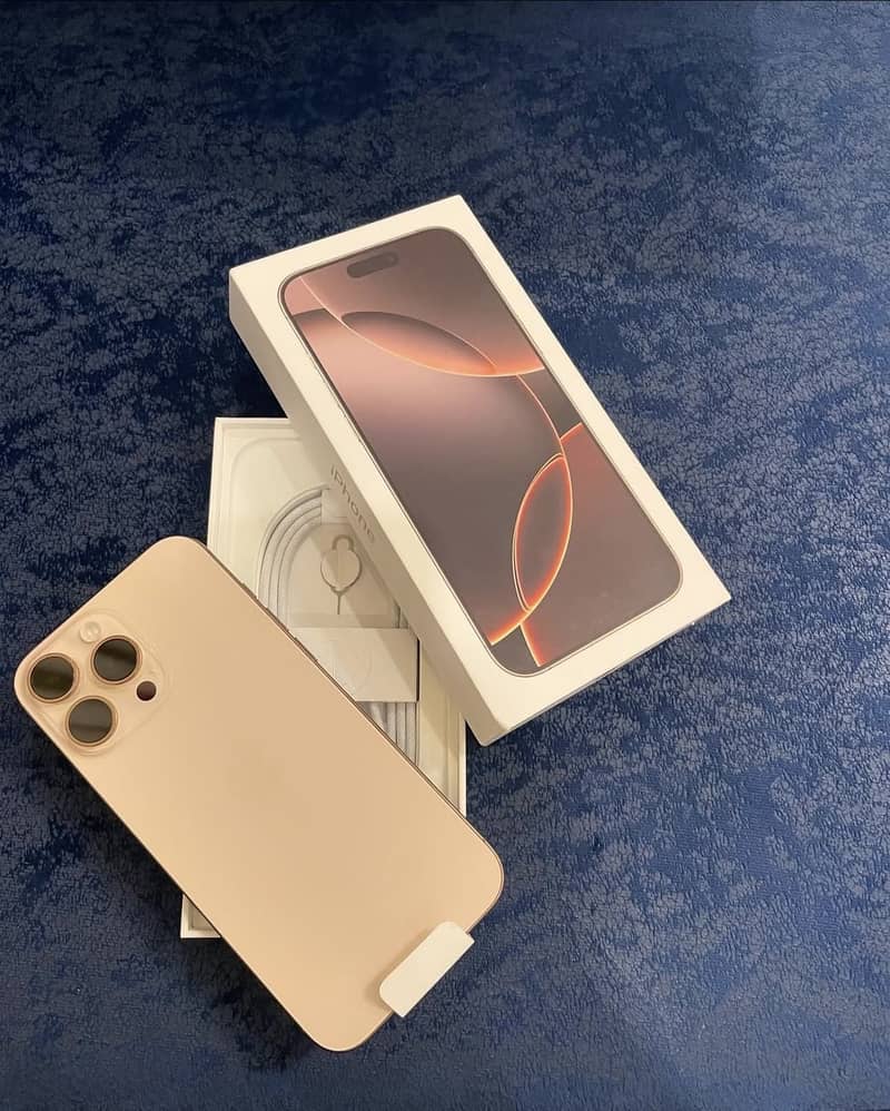 Apple iPhone 16 Pro Max 0