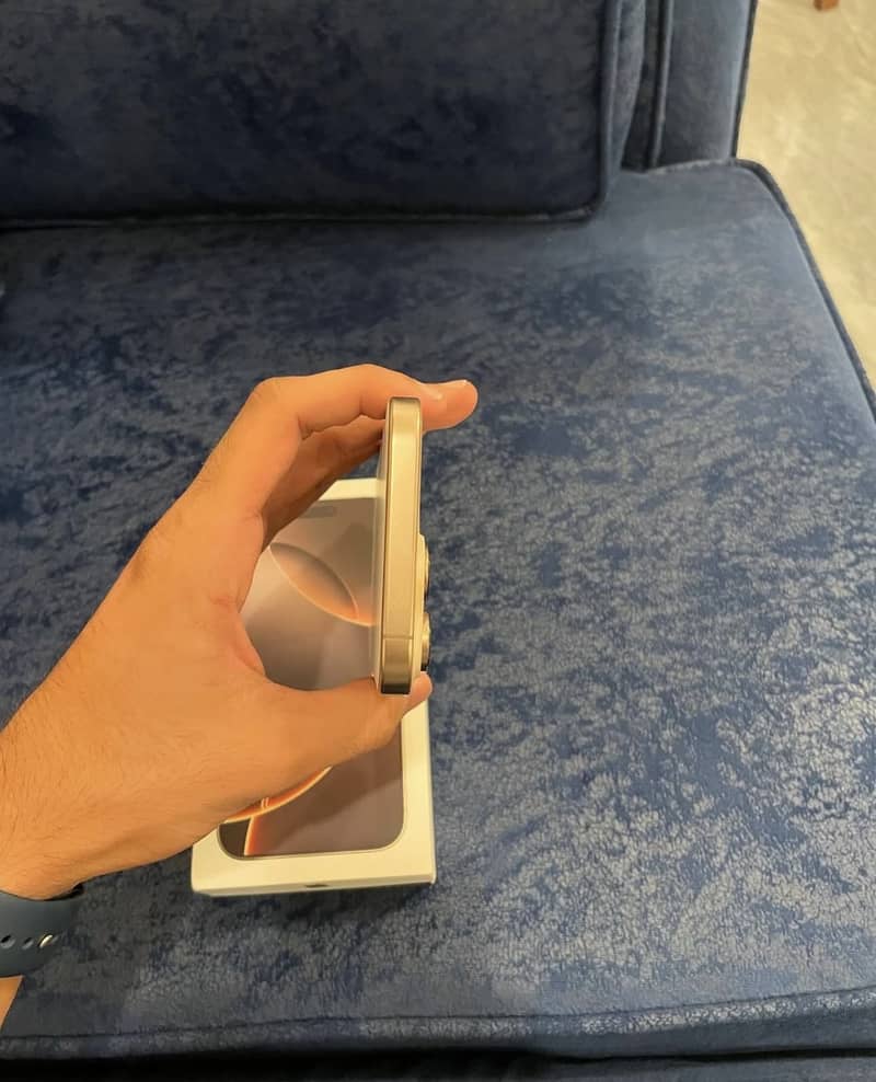 Apple iPhone 16 Pro Max 5
