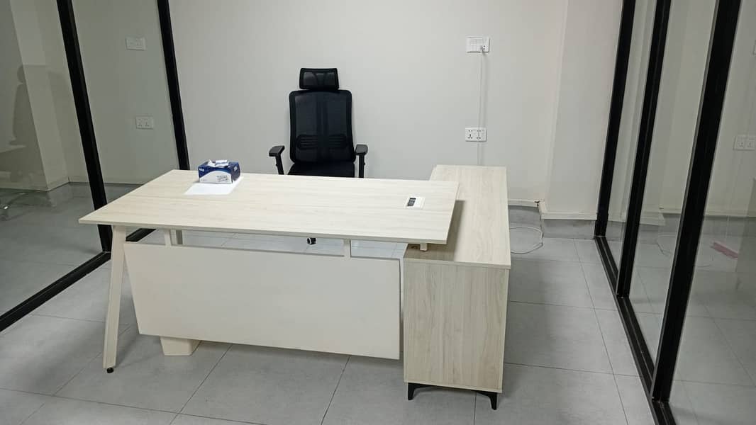 Manager Room L-Table 1