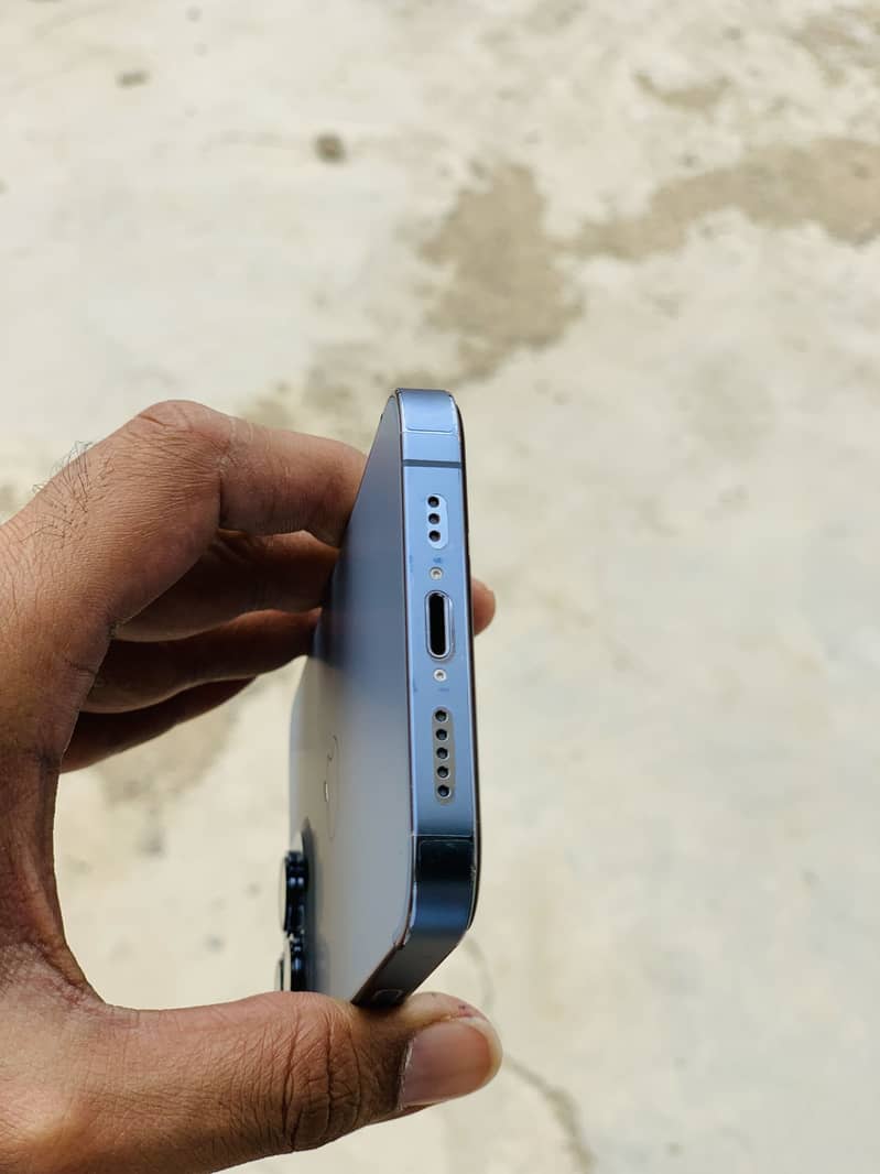 Apple iPhone 13 Pro 4